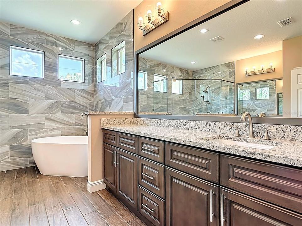 For Sale: $700,000 (4 beds, 3 baths, 2927 Square Feet)