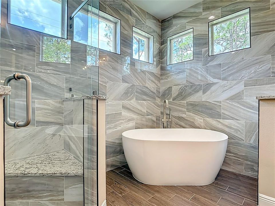 For Sale: $700,000 (4 beds, 3 baths, 2927 Square Feet)