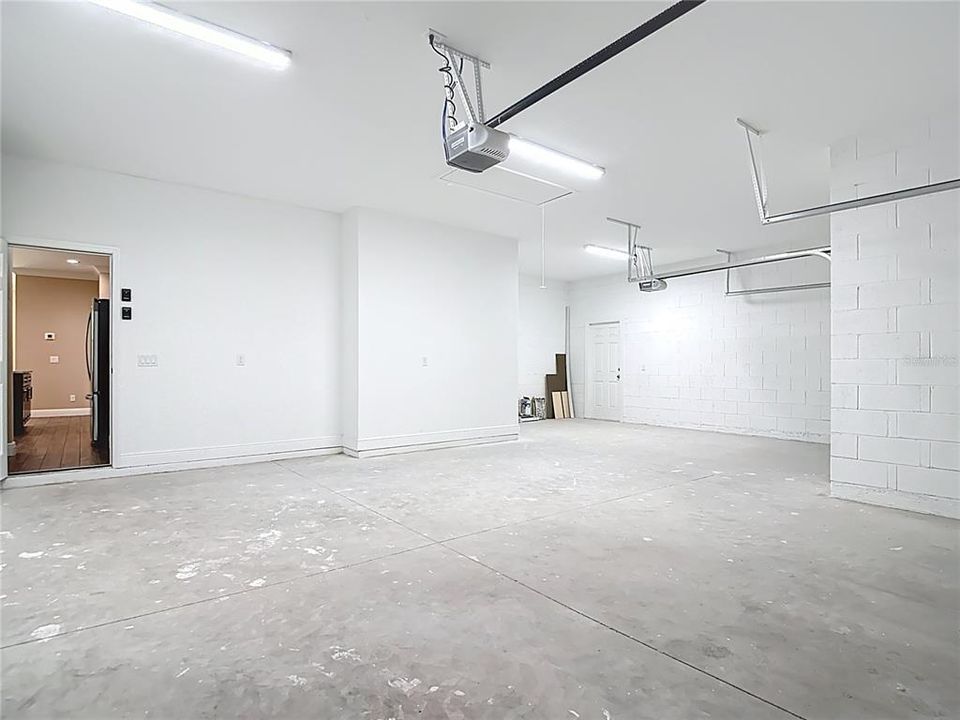 For Sale: $700,000 (4 beds, 3 baths, 2927 Square Feet)