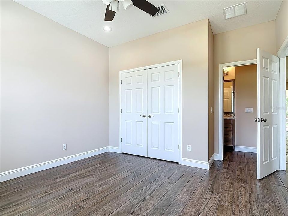 For Sale: $700,000 (4 beds, 3 baths, 2927 Square Feet)