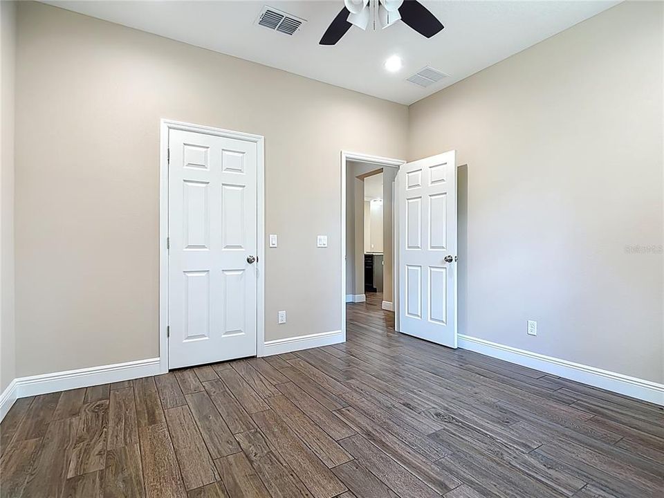 For Sale: $700,000 (4 beds, 3 baths, 2927 Square Feet)