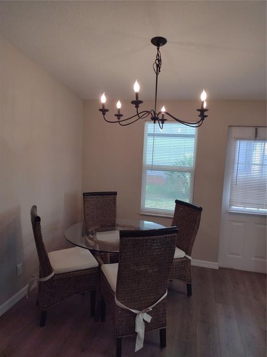 В аренду: $1,950 (2 спален, 2 ванн, 1040 Квадратных фут)