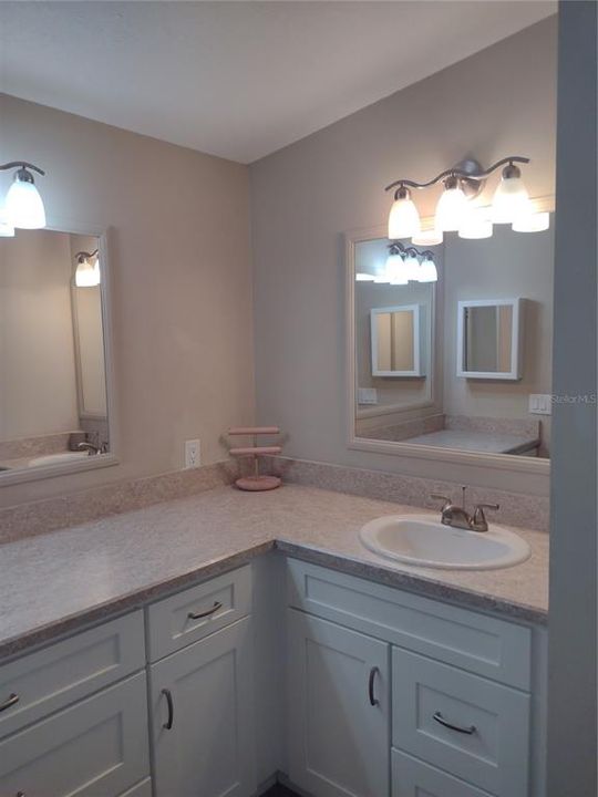 В аренду: $1,950 (2 спален, 2 ванн, 1040 Квадратных фут)