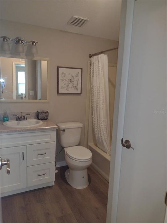 В аренду: $1,950 (2 спален, 2 ванн, 1040 Квадратных фут)