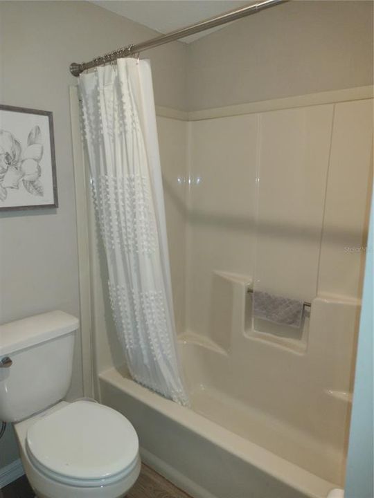 В аренду: $1,950 (2 спален, 2 ванн, 1040 Квадратных фут)