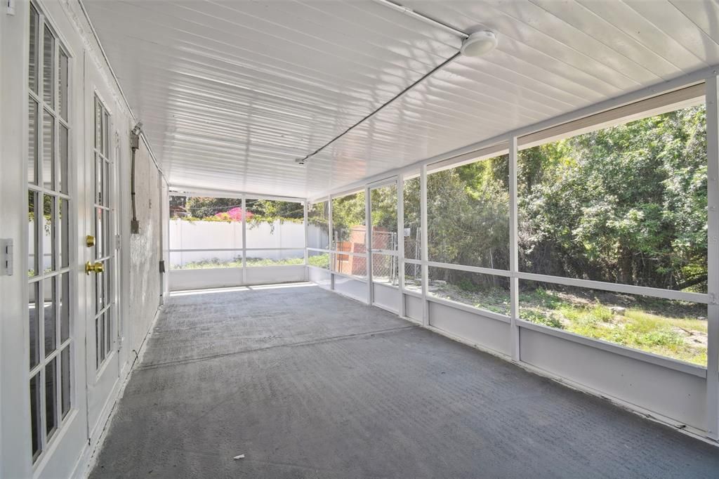 For Rent: $2,750 (4 beds, 2 baths, 2099 Square Feet)