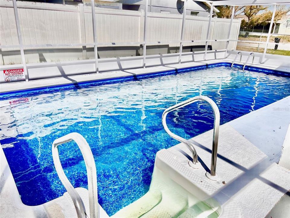 For Rent: $2,750 (4 beds, 2 baths, 2099 Square Feet)