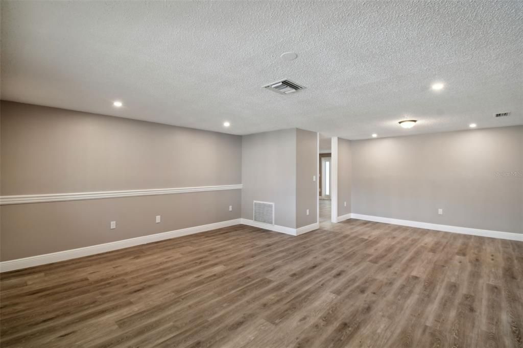 For Rent: $2,750 (4 beds, 2 baths, 2099 Square Feet)