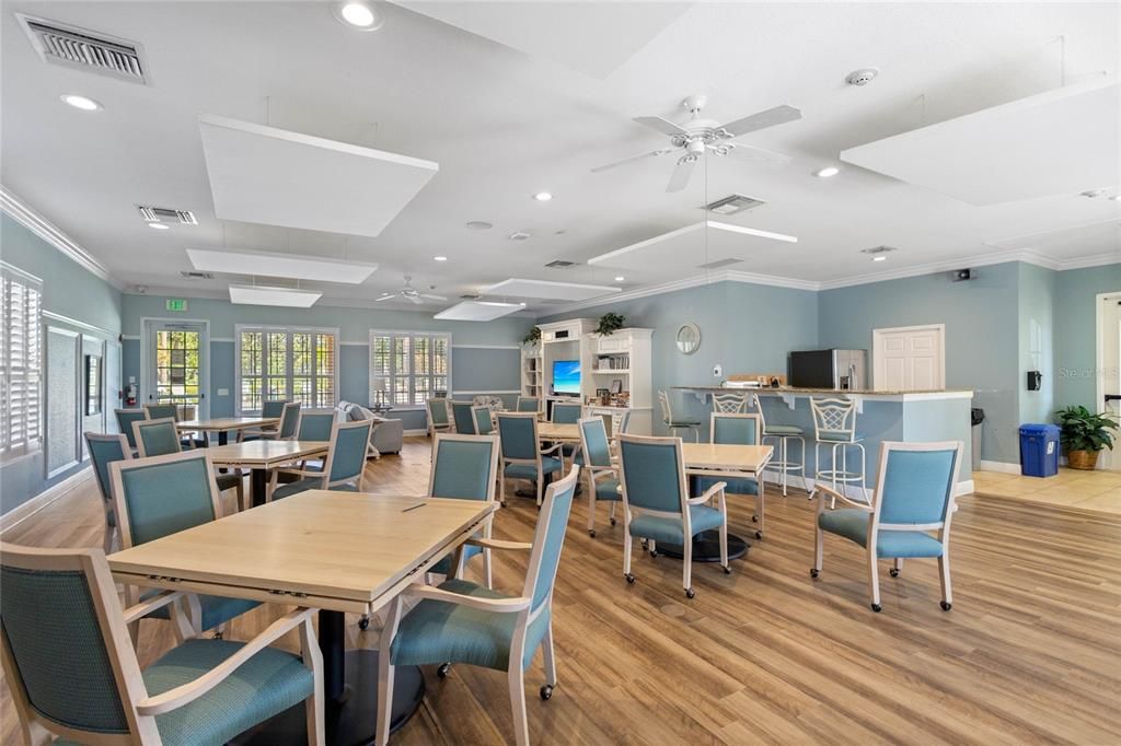 For Sale: $500,000 (2 beds, 2 baths, 2021 Square Feet)