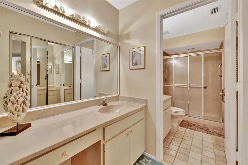 待售: $279,000 (2 贝兹, 2 浴室, 1127 平方英尺)