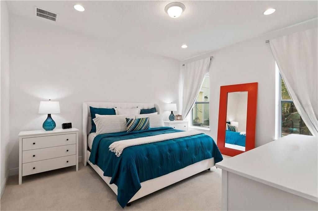 出租: $3,400 (3 贝兹, 2 浴室, 2030 平方英尺)