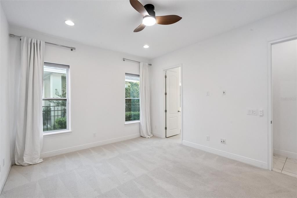 出租: $3,400 (3 贝兹, 2 浴室, 2030 平方英尺)