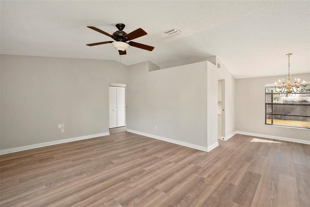 For Sale: $435,000 (3 beds, 2 baths, 1688 Square Feet)