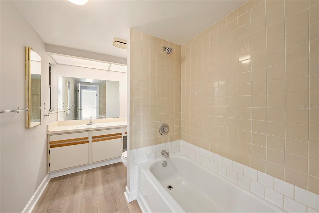 For Sale: $435,000 (3 beds, 2 baths, 1688 Square Feet)