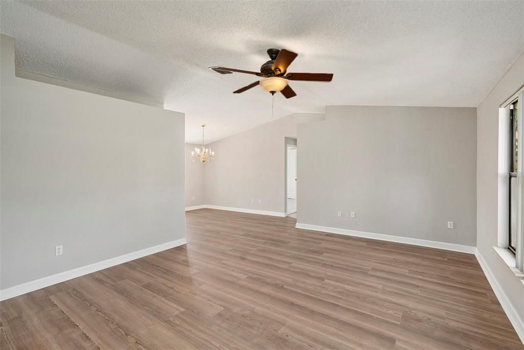 For Sale: $435,000 (3 beds, 2 baths, 1688 Square Feet)