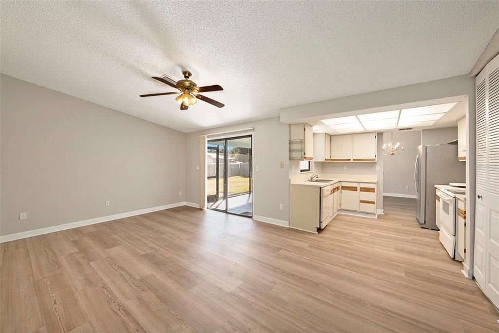 For Sale: $435,000 (3 beds, 2 baths, 1688 Square Feet)