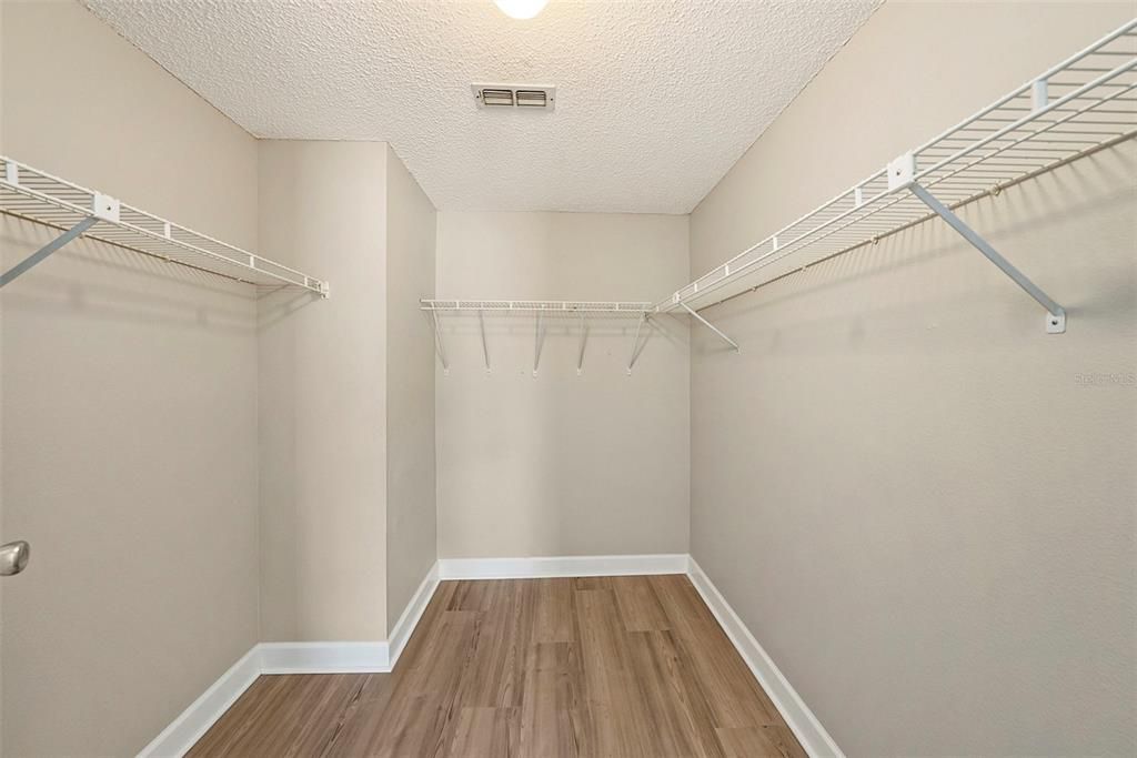 For Sale: $435,000 (3 beds, 2 baths, 1688 Square Feet)