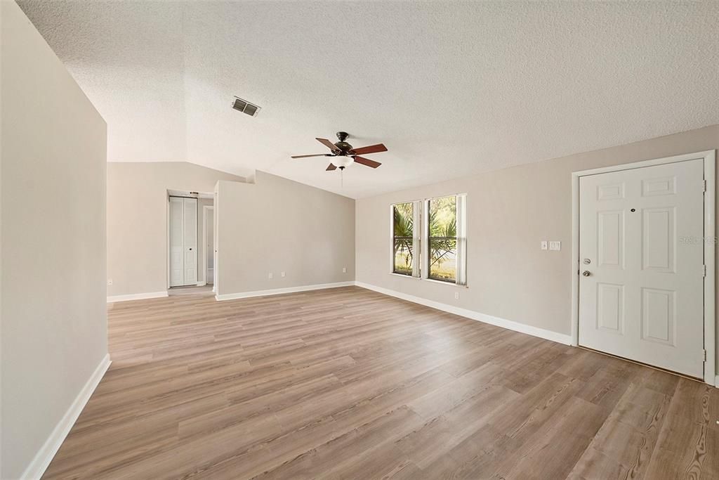 For Sale: $435,000 (3 beds, 2 baths, 1688 Square Feet)