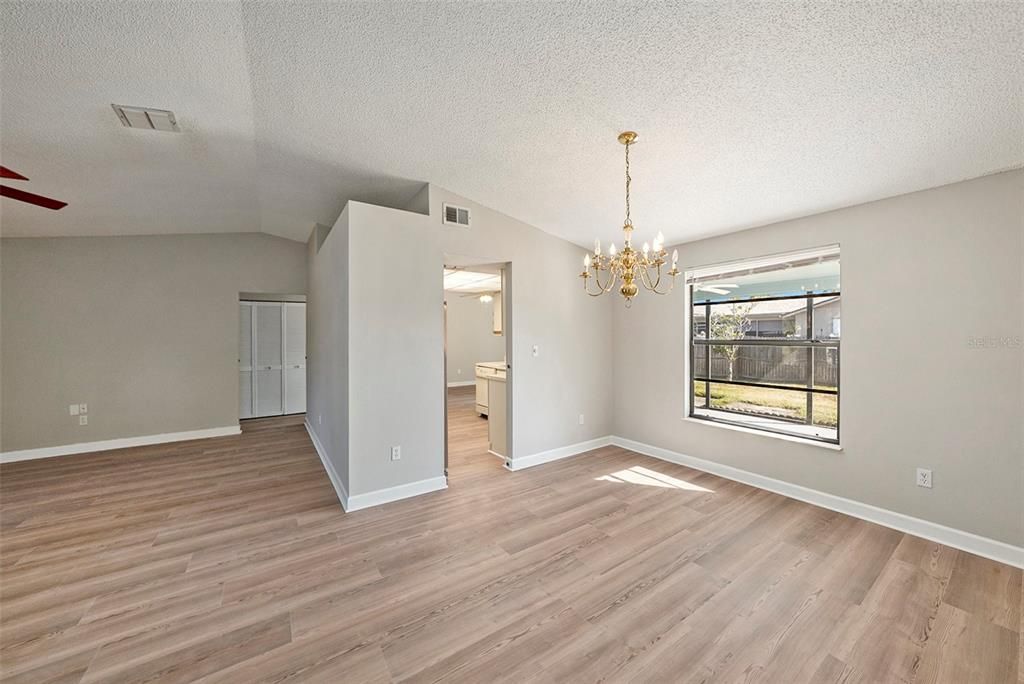 For Sale: $435,000 (3 beds, 2 baths, 1688 Square Feet)