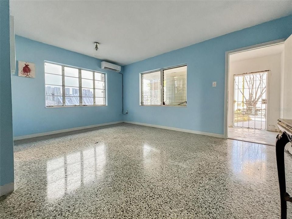 En Venta: $425,000 (2 camas, 2 baños, 1156 Pies cuadrados)