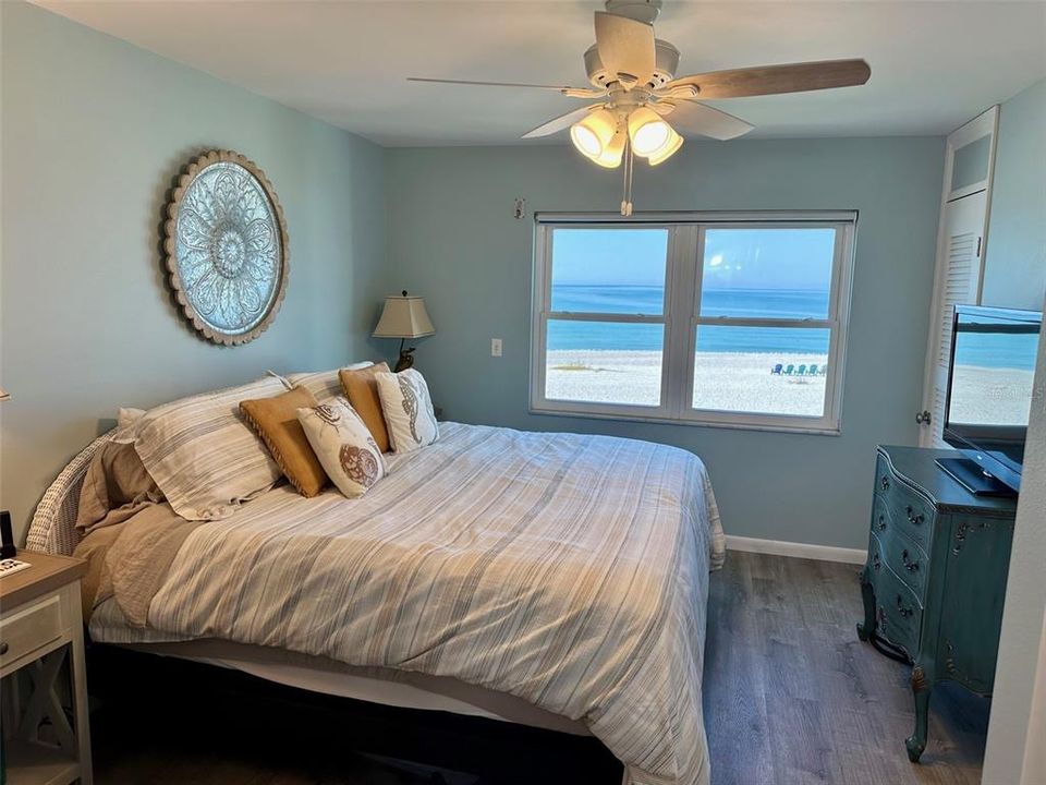 出租: $5,800 (2 贝兹, 2 浴室, 872 平方英尺)