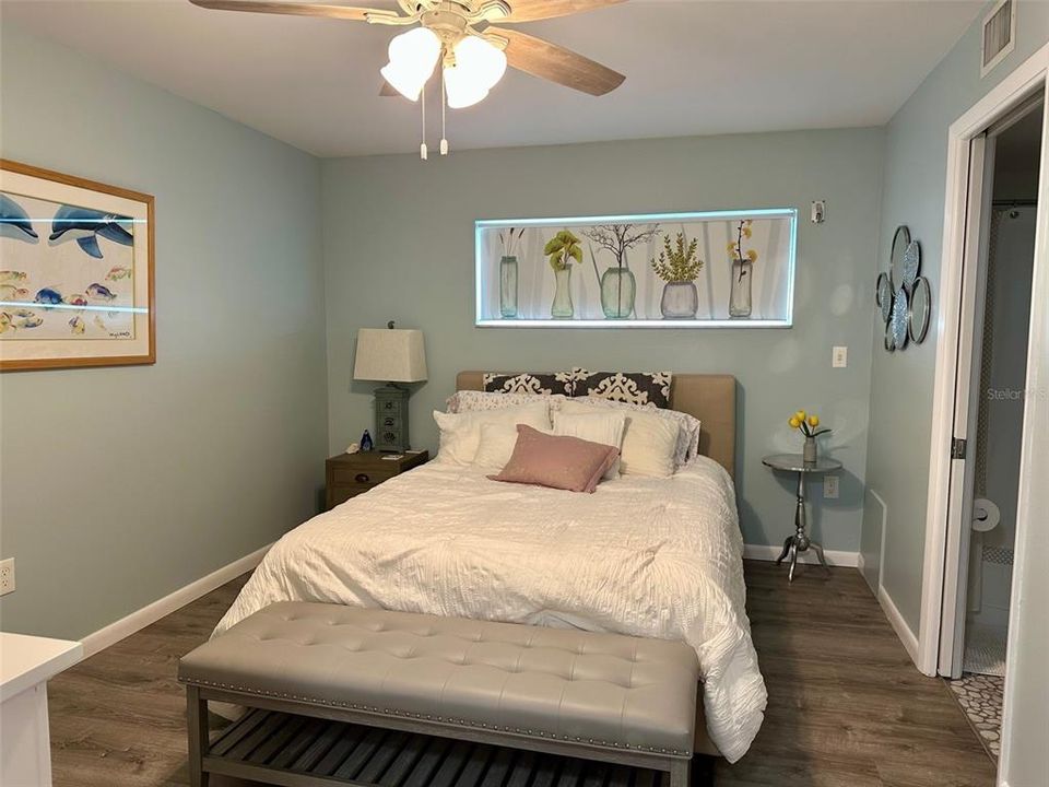 出租: $5,800 (2 贝兹, 2 浴室, 872 平方英尺)