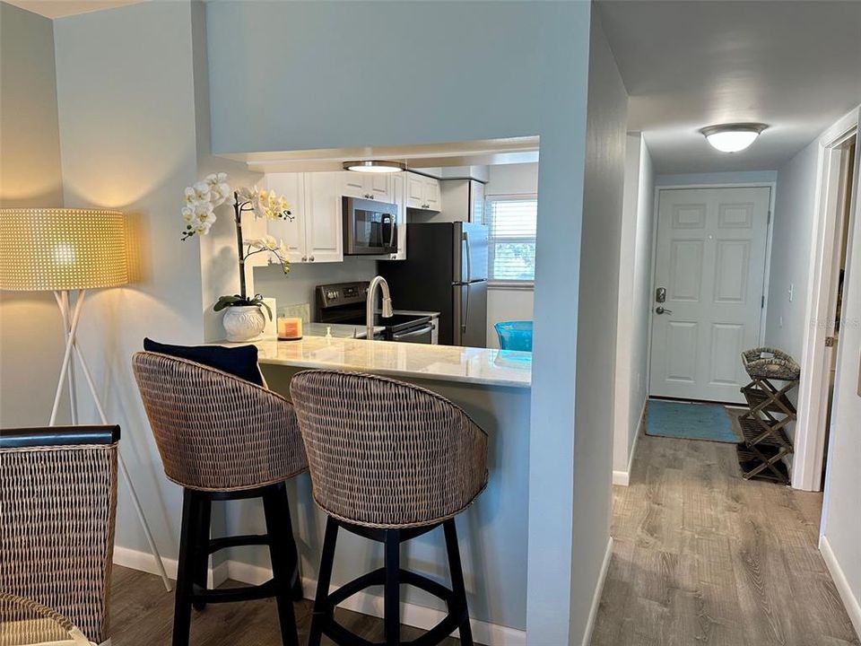 出租: $5,800 (2 贝兹, 2 浴室, 872 平方英尺)