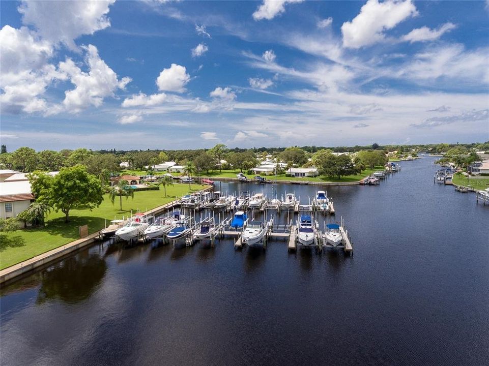 For Sale: $799,000 (3 beds, 2 baths, 2528 Square Feet)