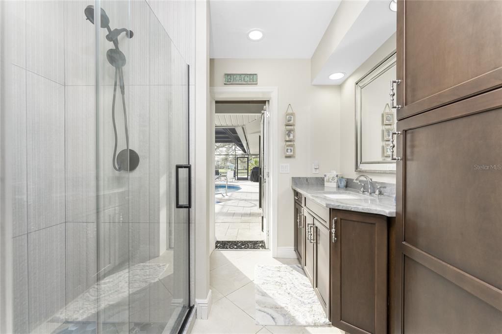 For Sale: $799,000 (3 beds, 2 baths, 2528 Square Feet)