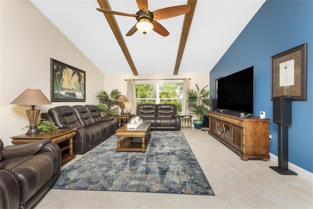 For Sale: $799,000 (3 beds, 2 baths, 2528 Square Feet)