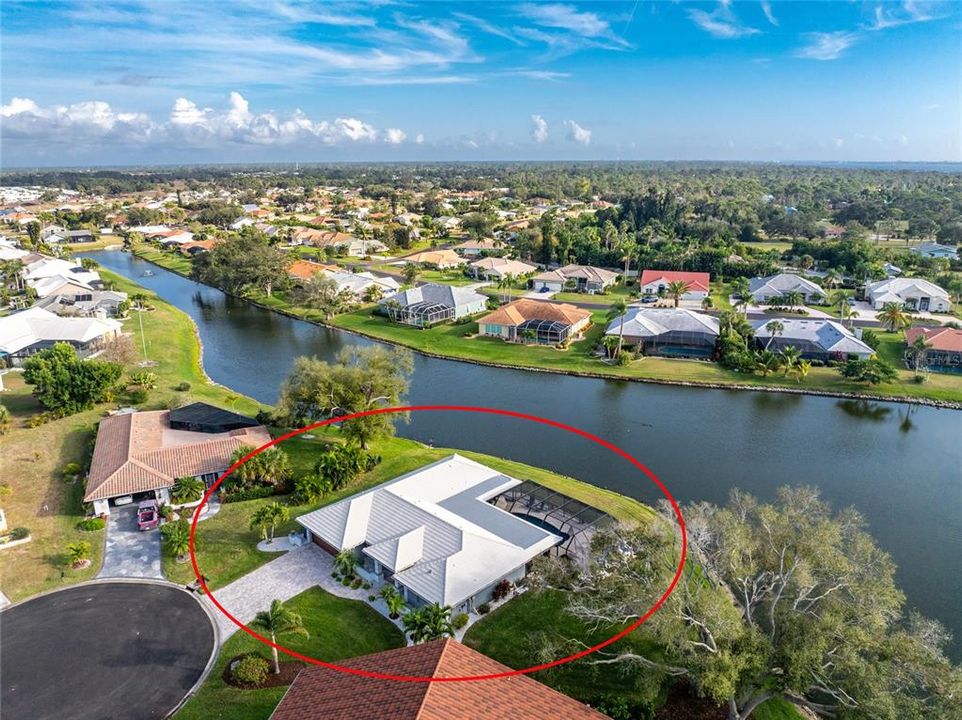 For Sale: $799,000 (3 beds, 2 baths, 2528 Square Feet)