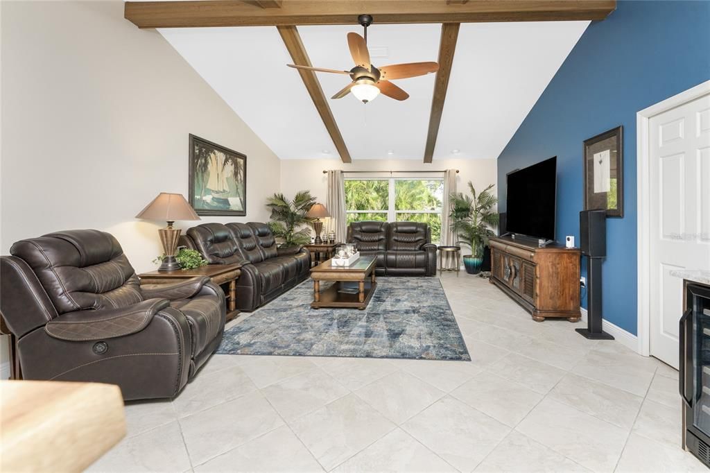 For Sale: $799,000 (3 beds, 2 baths, 2528 Square Feet)