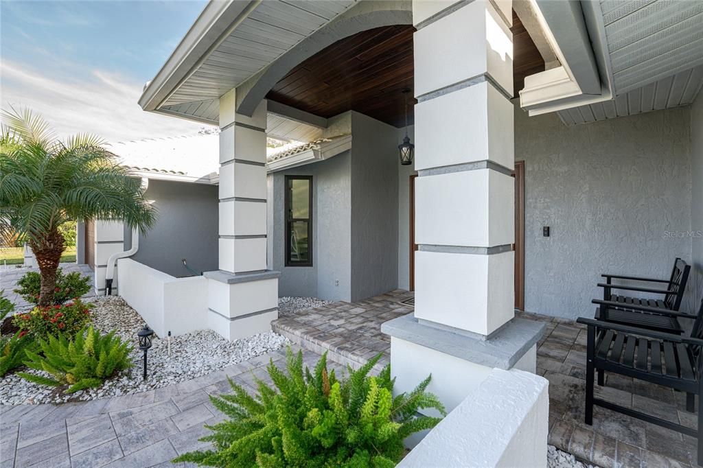 For Sale: $799,000 (3 beds, 2 baths, 2528 Square Feet)