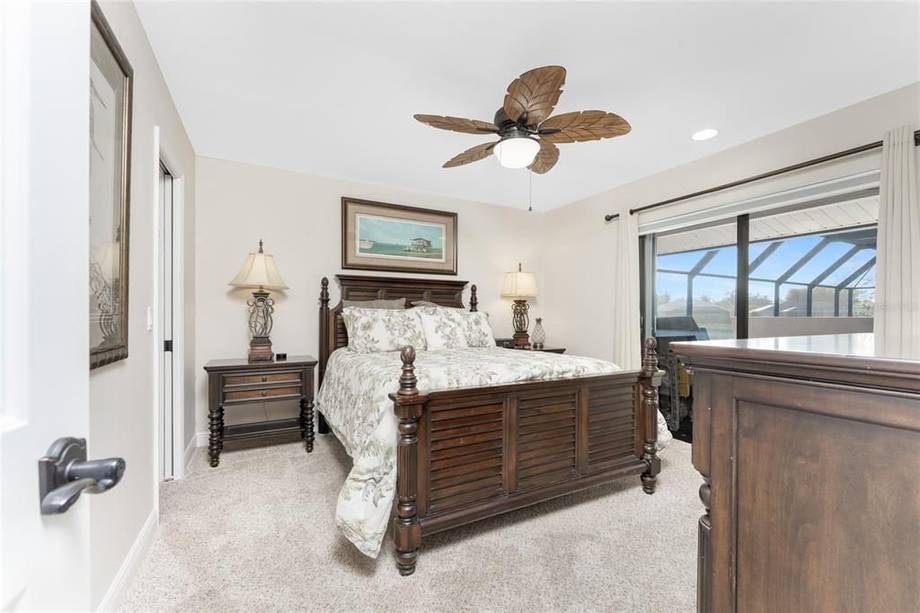 For Sale: $799,000 (3 beds, 2 baths, 2528 Square Feet)