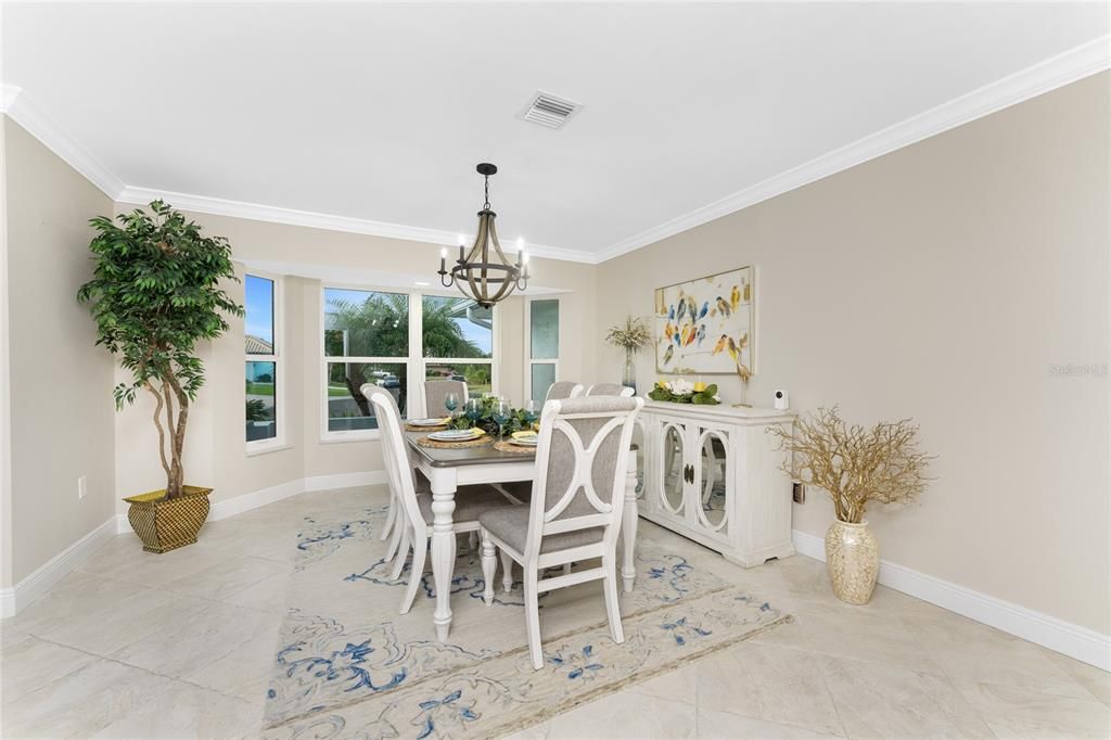 For Sale: $799,000 (3 beds, 2 baths, 2528 Square Feet)