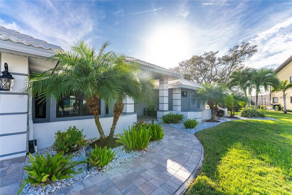 For Sale: $799,000 (3 beds, 2 baths, 2528 Square Feet)