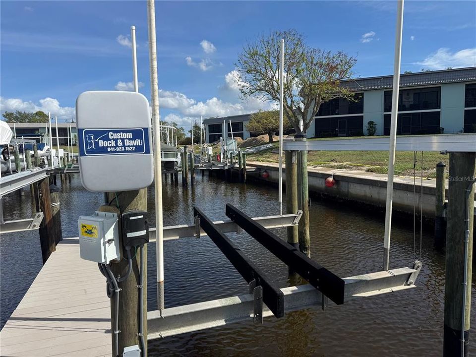 For Sale: $799,000 (3 beds, 2 baths, 2528 Square Feet)