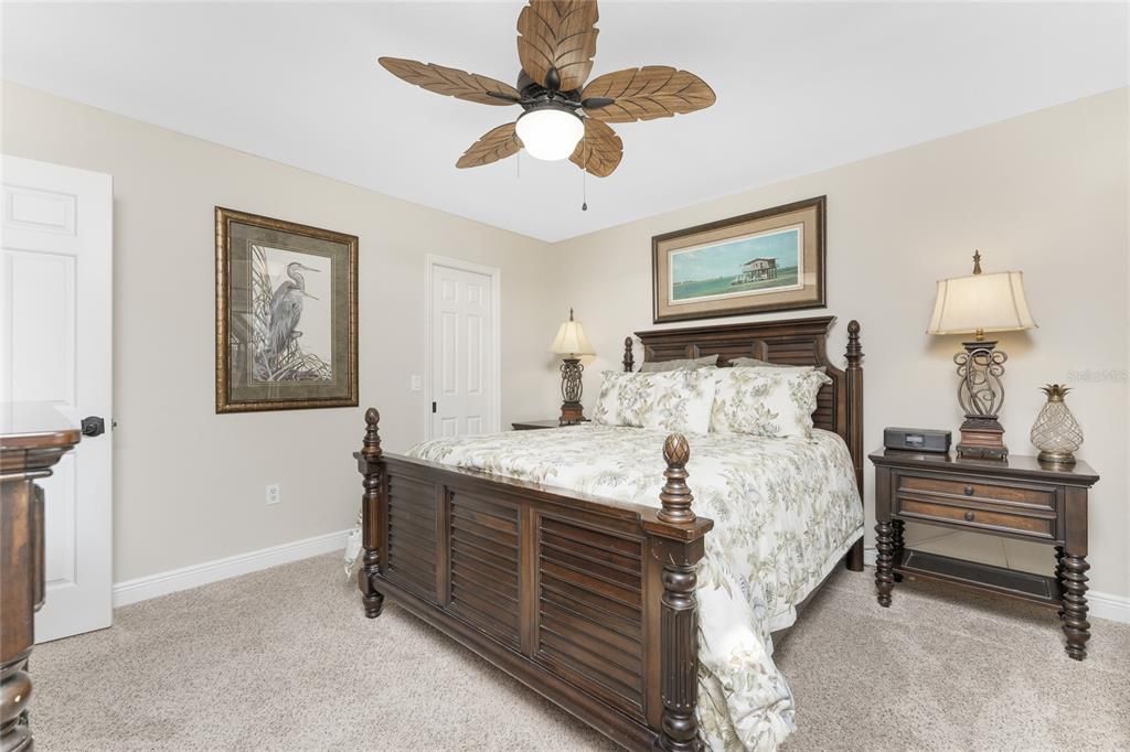 For Sale: $799,000 (3 beds, 2 baths, 2528 Square Feet)