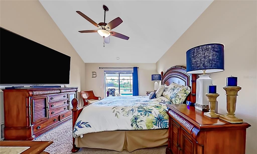 For Sale: $799,000 (3 beds, 2 baths, 2528 Square Feet)