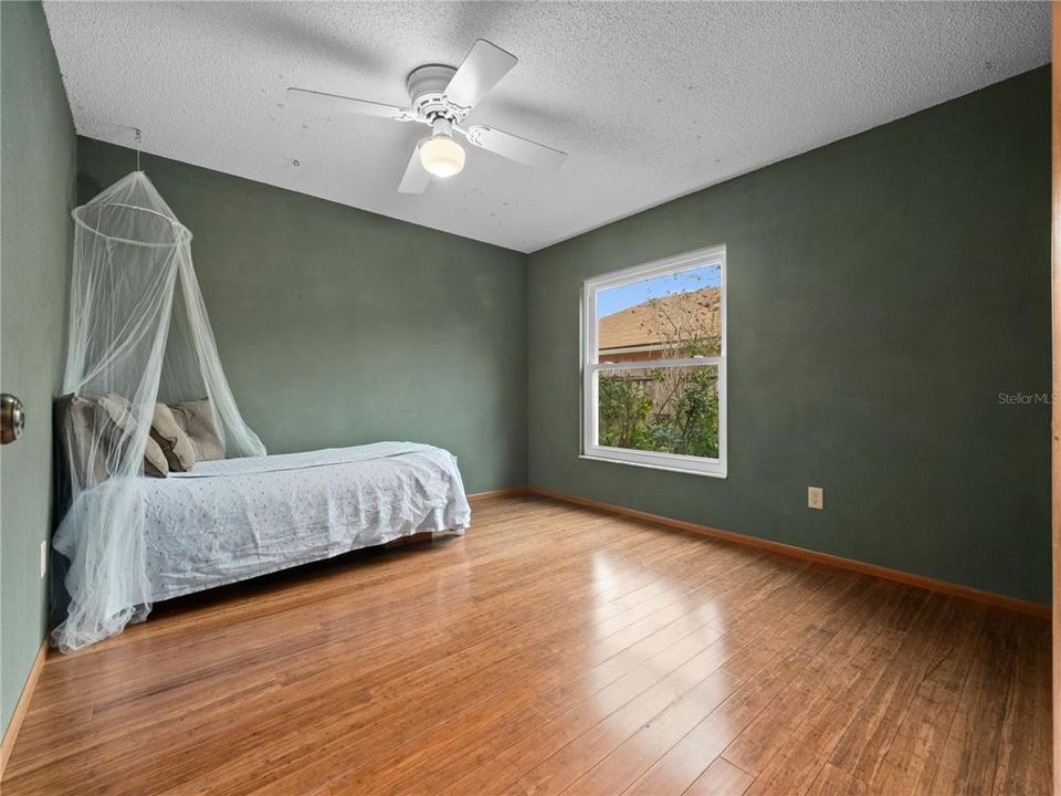 待售: $422,000 (4 贝兹, 2 浴室, 1963 平方英尺)