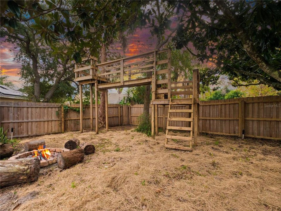 待售: $422,000 (4 贝兹, 2 浴室, 1963 平方英尺)