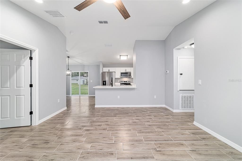 For Rent: $2,300 (3 beds, 2 baths, 1512 Square Feet)