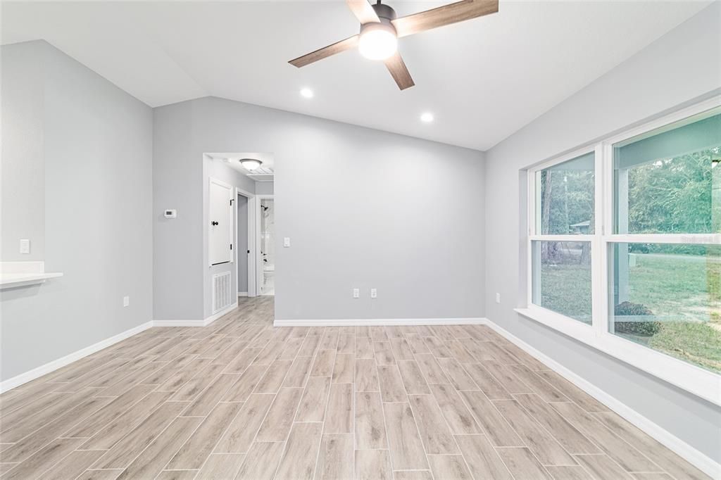 For Rent: $2,300 (3 beds, 2 baths, 1512 Square Feet)