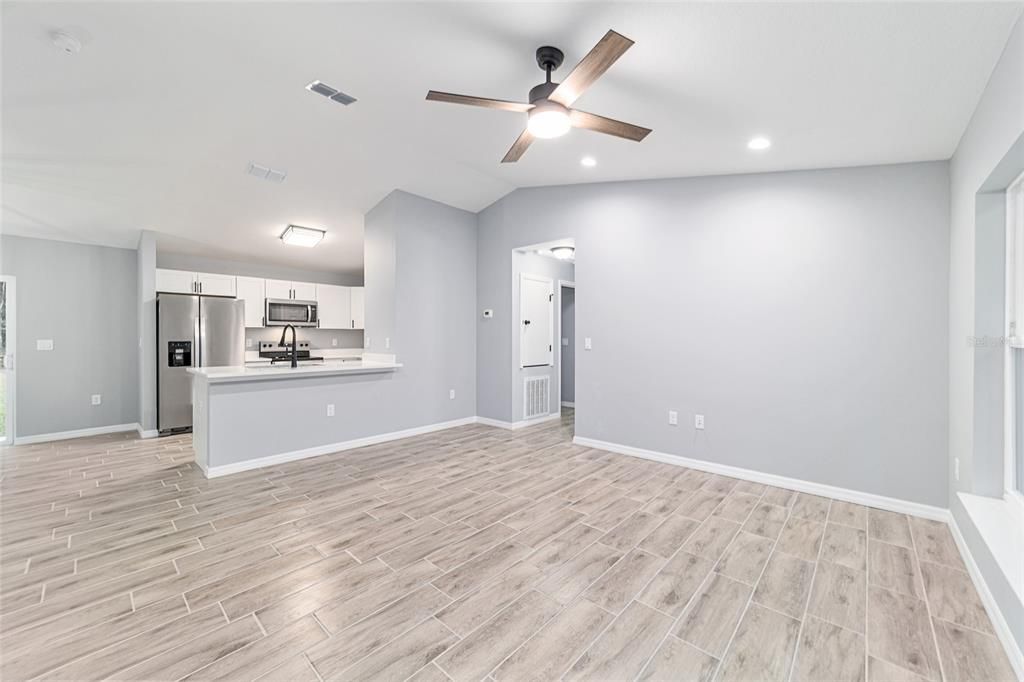 For Rent: $2,300 (3 beds, 2 baths, 1512 Square Feet)