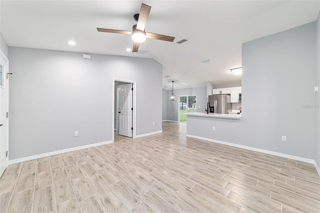 For Rent: $2,300 (3 beds, 2 baths, 1512 Square Feet)