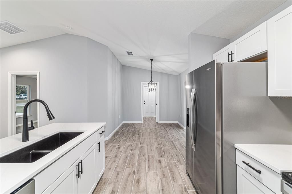 For Rent: $2,300 (3 beds, 2 baths, 1512 Square Feet)