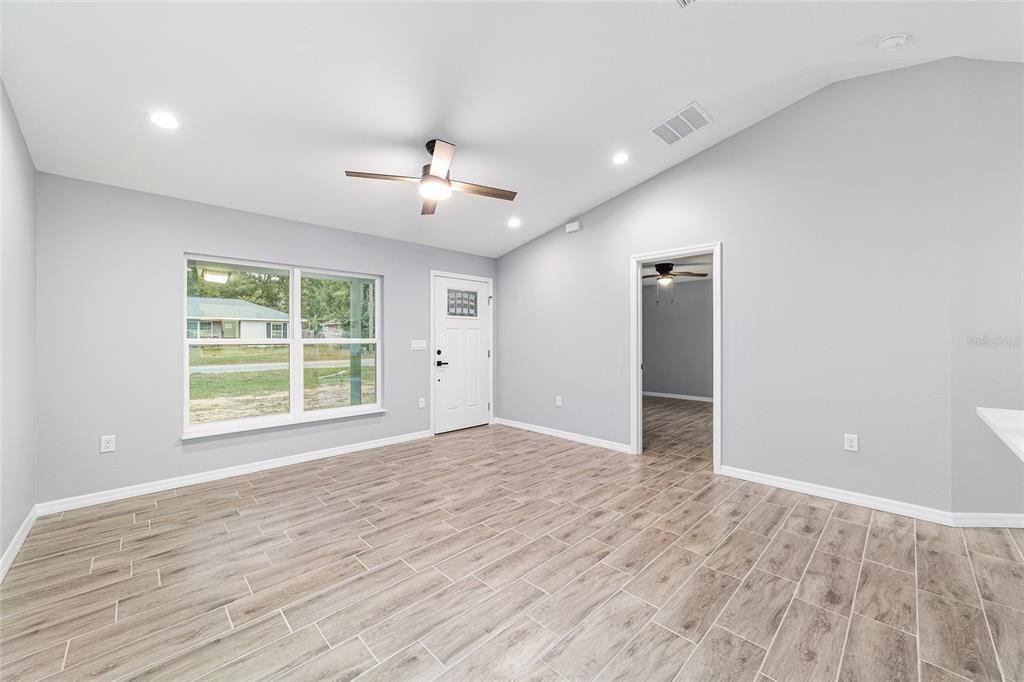 For Rent: $2,300 (3 beds, 2 baths, 1512 Square Feet)