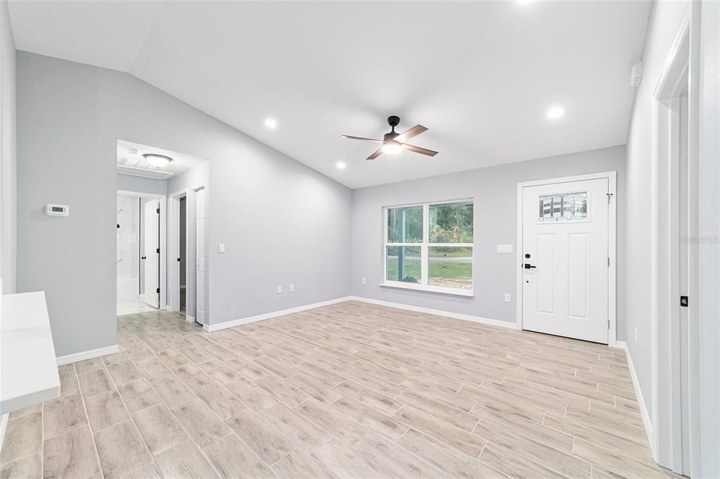 For Rent: $2,300 (3 beds, 2 baths, 1512 Square Feet)