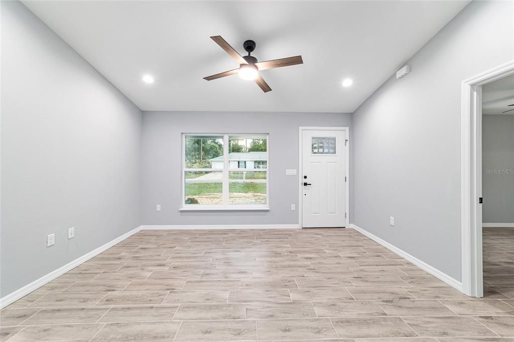 For Rent: $2,300 (3 beds, 2 baths, 1512 Square Feet)