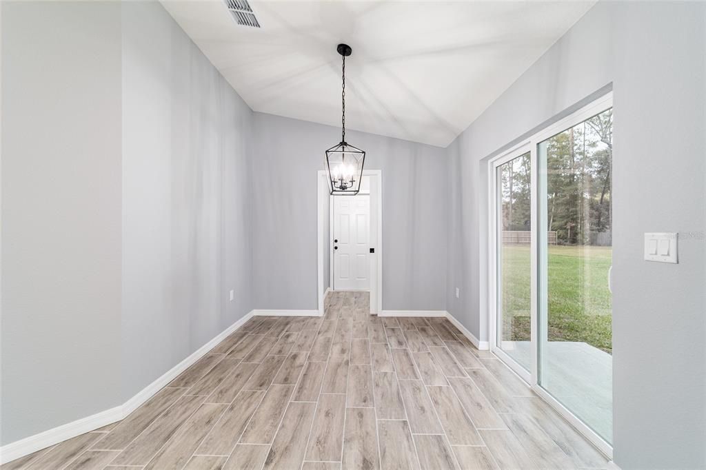 For Rent: $2,300 (3 beds, 2 baths, 1512 Square Feet)